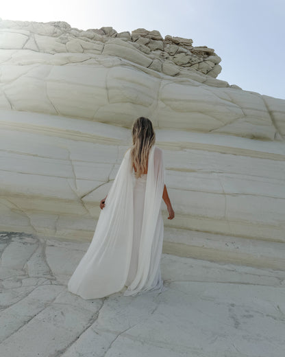 Medusa Cape White